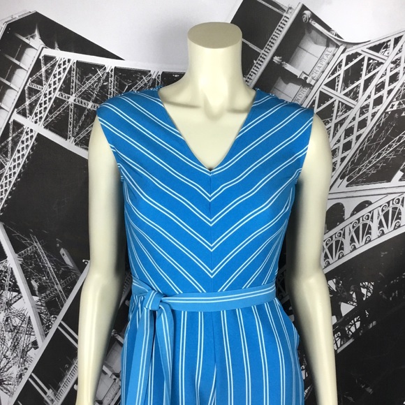 NEW YORK & COMPANY Cropped Jumpsuit NWT - Picture 4 of 6